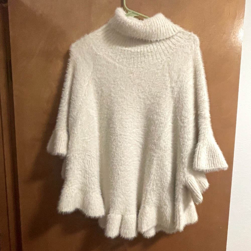 White short sleeve poncho sweater
